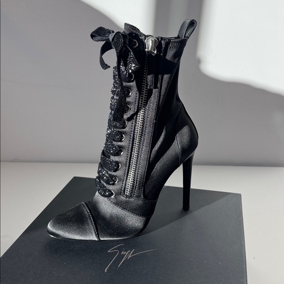 Giuseppe Zanotti Shoes - Giuseppe Zanotti Black Lace-Up Heeled Boots